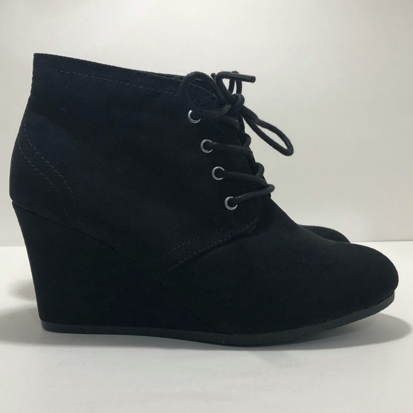 COPY - Booties black NIB size 7W ! - Picture 1 of 7